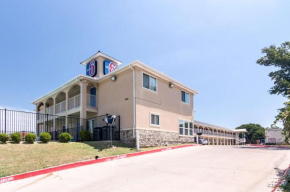  Motel 6-Azle, TX  Азл